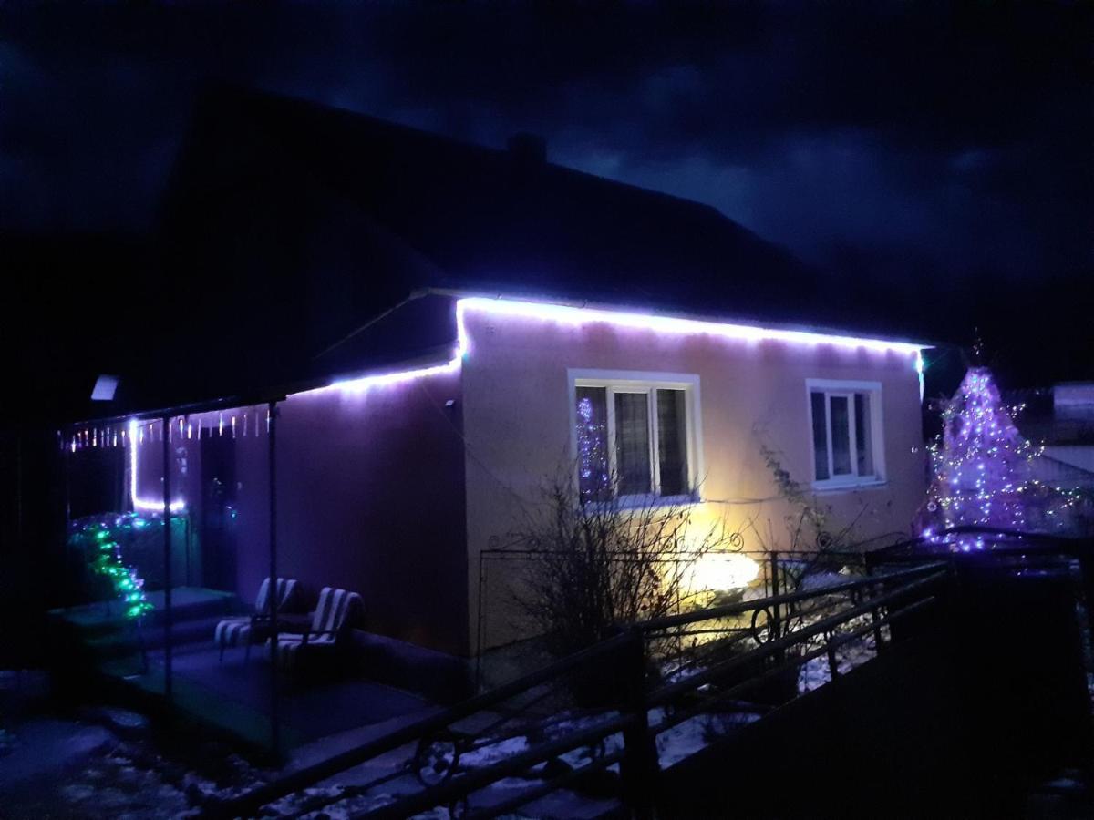 Gostynnyi Dvir U Marichky Hotell Lazeshchyna Exteriör bild