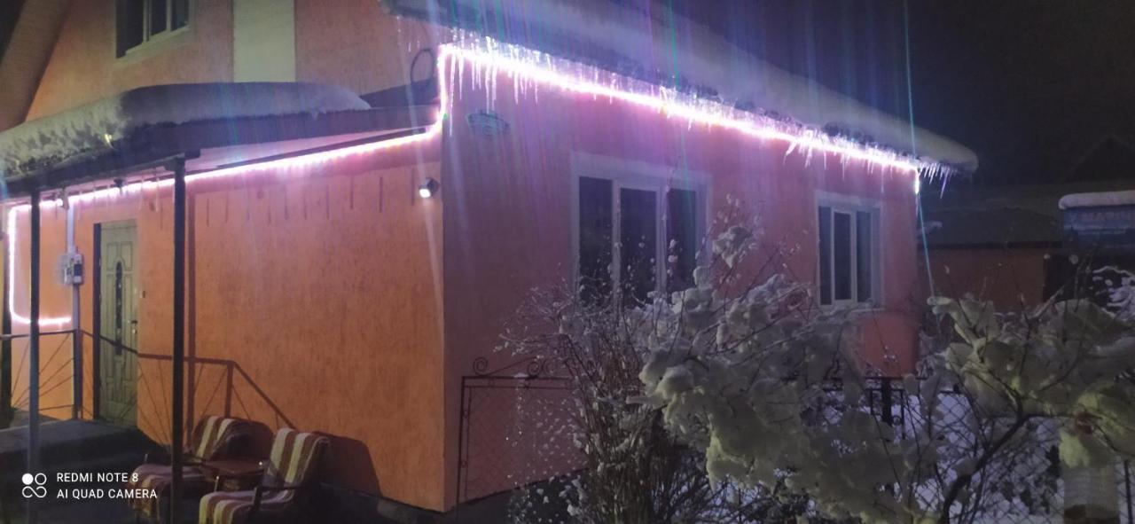Gostynnyi Dvir U Marichky Hotell Lazeshchyna Exteriör bild