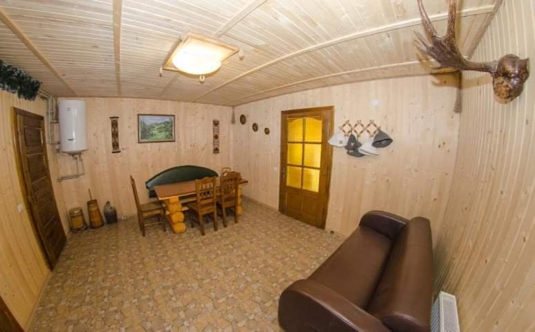 Gostynnyi Dvir U Marichky Hotell Lazeshchyna Exteriör bild