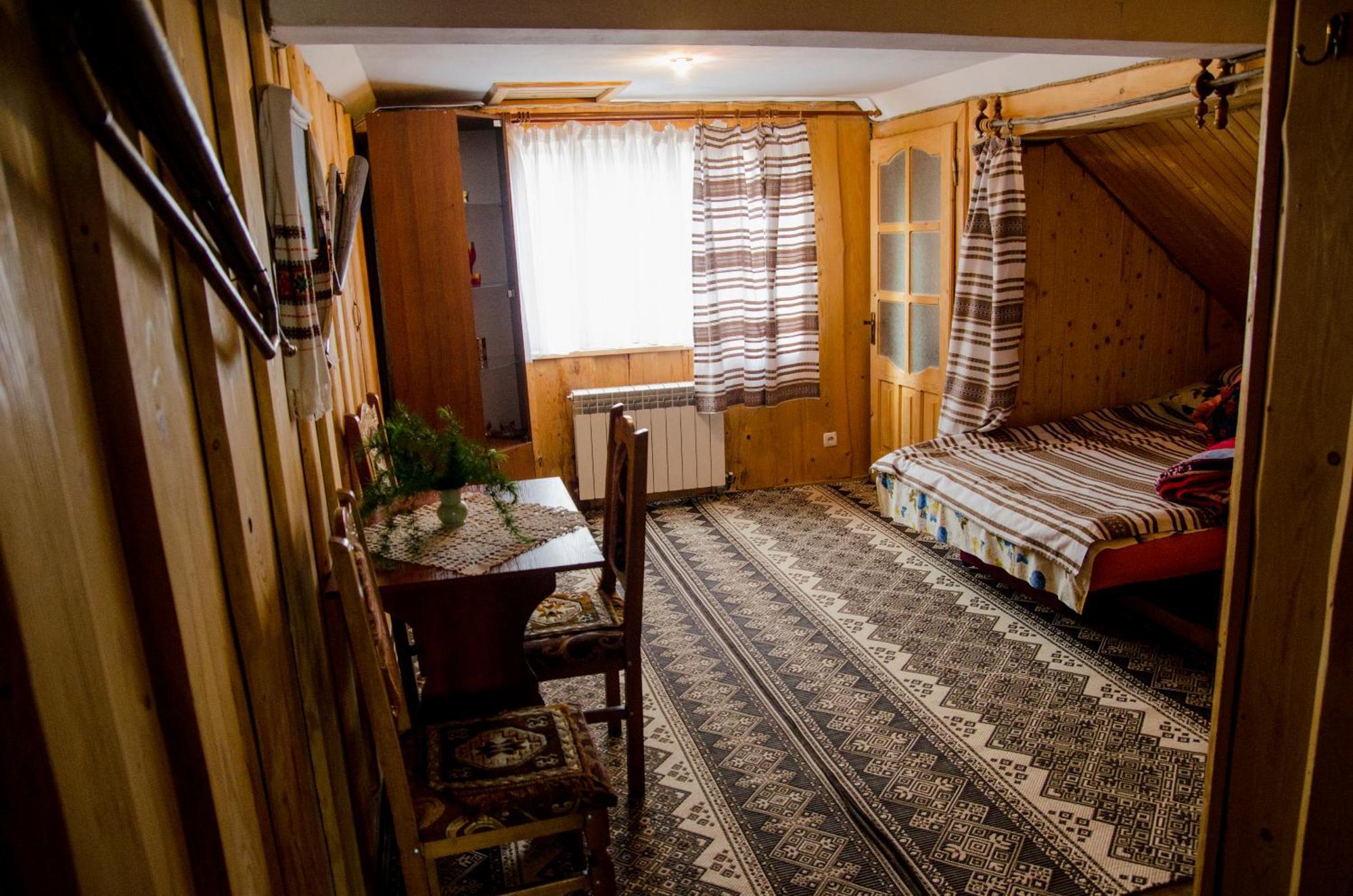 Gostynnyi Dvir U Marichky Hotell Lazeshchyna Exteriör bild