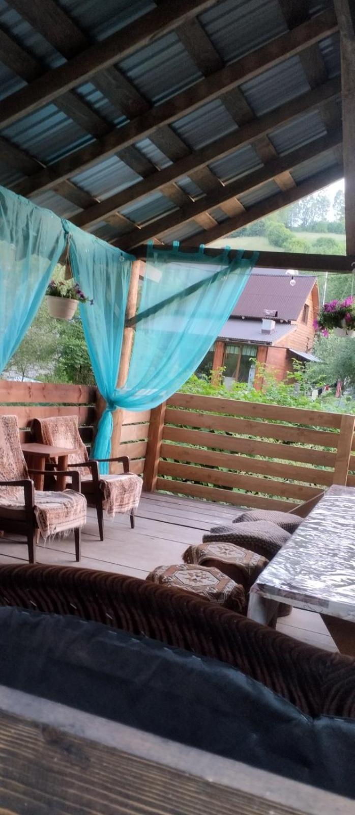 Gostynnyi Dvir U Marichky Hotell Lazeshchyna Exteriör bild