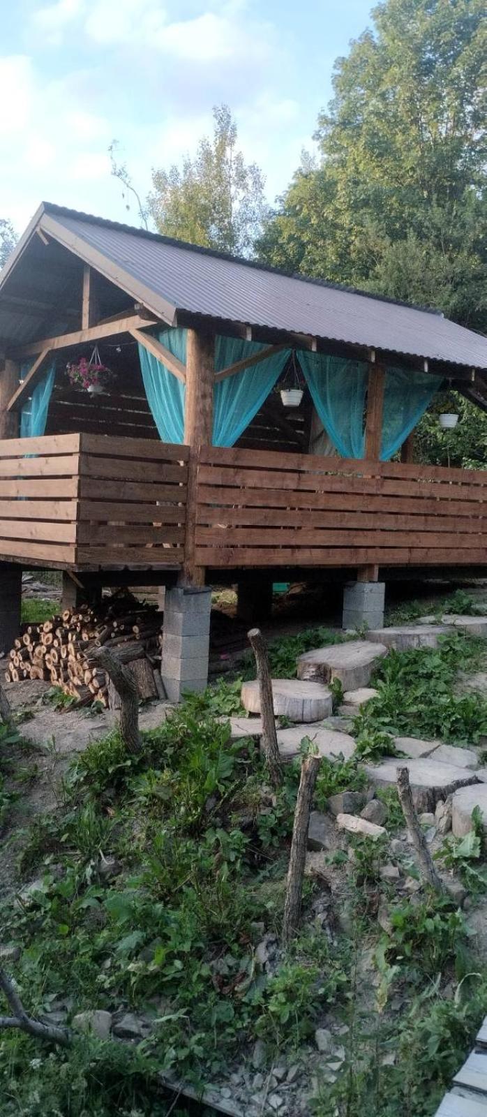 Gostynnyi Dvir U Marichky Hotell Lazeshchyna Exteriör bild