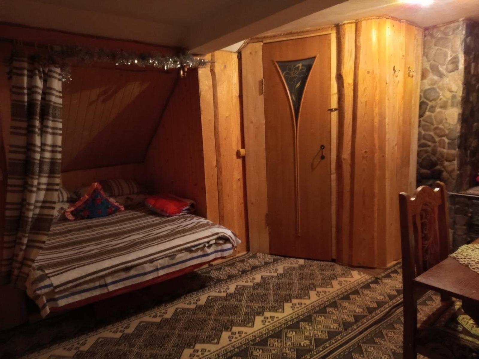 Gostynnyi Dvir U Marichky Hotell Lazeshchyna Exteriör bild