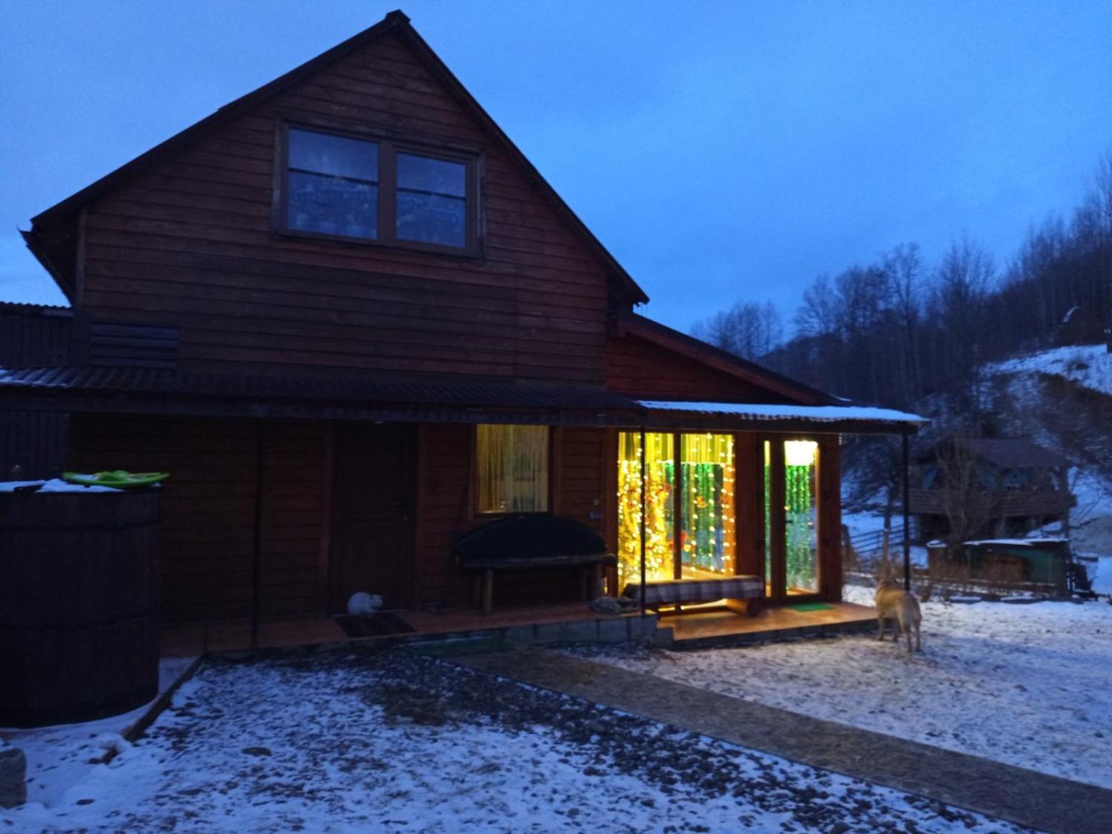 Gostynnyi Dvir U Marichky Hotell Lazeshchyna Exteriör bild